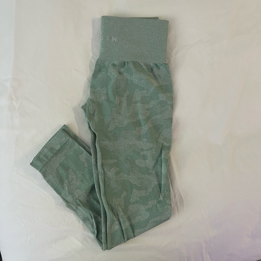 Camo leggings